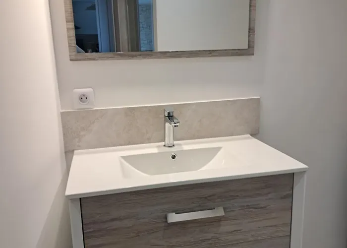 Des Falaises De 6personnes *