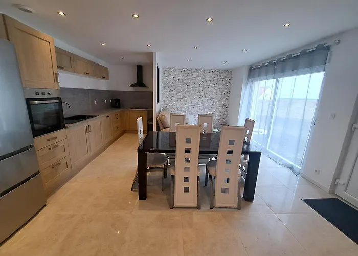 Des Falaises De 6personnes *